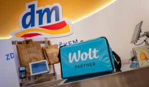 dm drogerie markt rozšiřuje expresní doručení do dalších měst a nabízí zvýhodněné doručení registrovaným zákazníkům